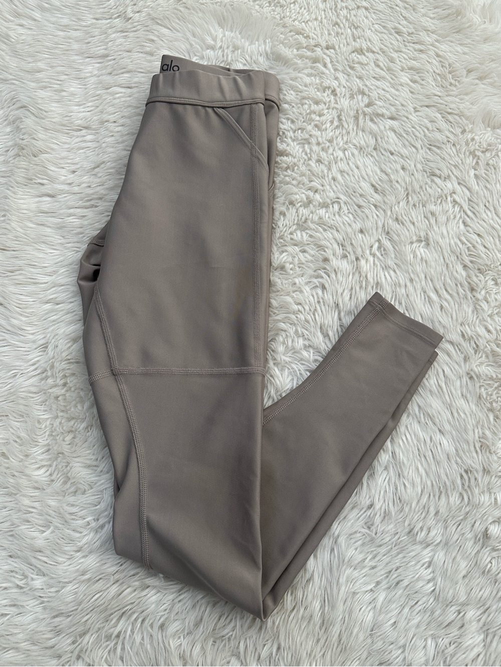 ALO Yoga Airlift leggings